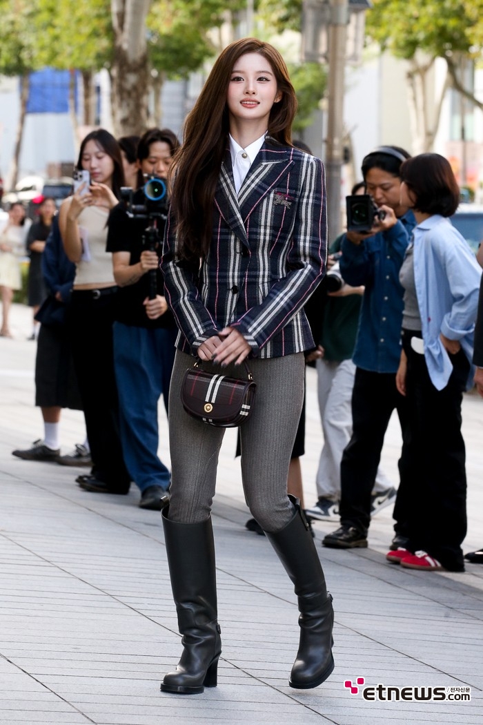 [ET포토] 엔믹스 설윤, '거리에서 빛나는 미모'