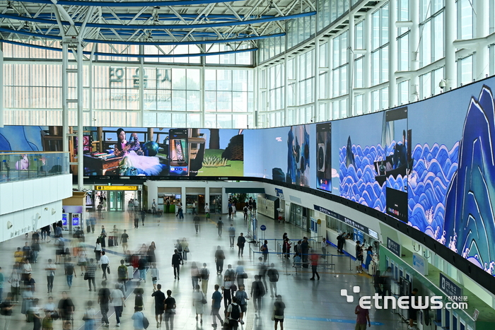 [포토] 삼성전자, 갤럭시 폴더블 신제품 초대형 미디어아트 디지털 옥외광고 선보여