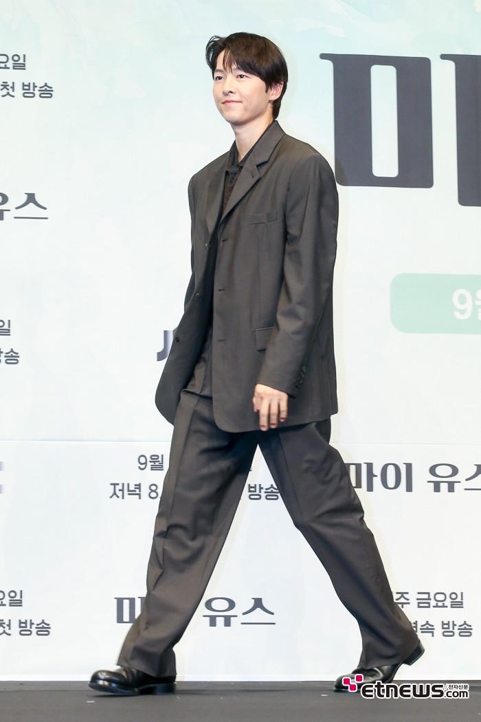 [ET포토] 로맨스로 돌아온 송중기