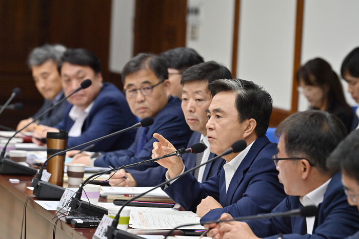 충남도는 4일 서울 국회도서관 소회의실에서 지역 국회의원 초청 정책설명회를 개최했다.