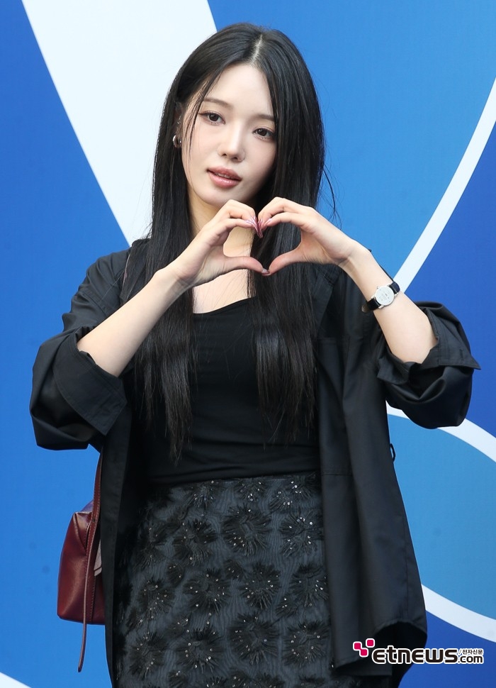 [ET포토] 노지선, '미모만큼 예쁜 하트'