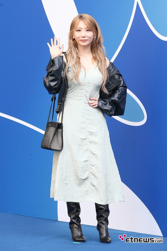 [ET포토] 브라운아이드걸스 제아, '인사는 우아하게'