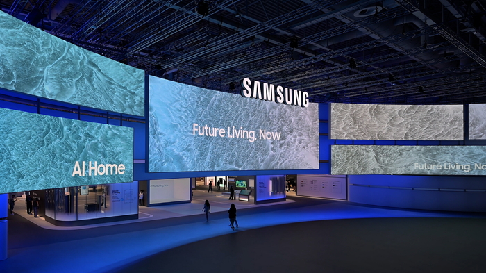 삼성전자가 IFA 2025서 세계적 아티스트 마오틱과 함께 'AI 홈' 비전 담은 미디어 파사드를 공개했다.