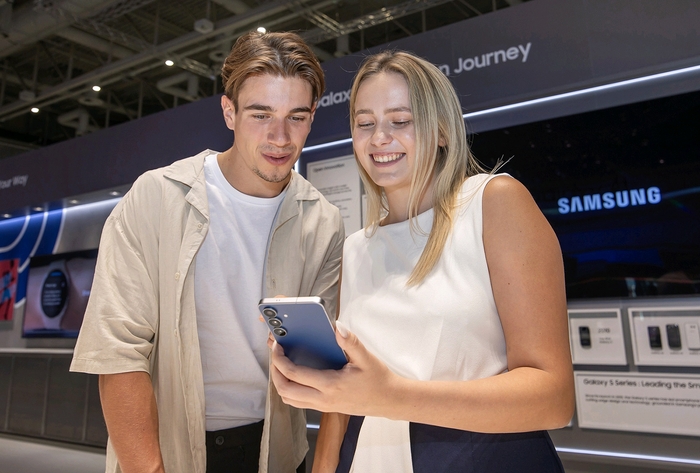 [포토] 삼성전자, IFA 2025에서 '갤럭시 S25 FE' 공개