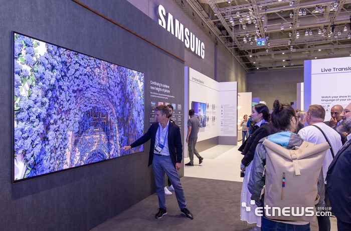 [포토] 삼성전자의 115형 마이크로 RGB TV