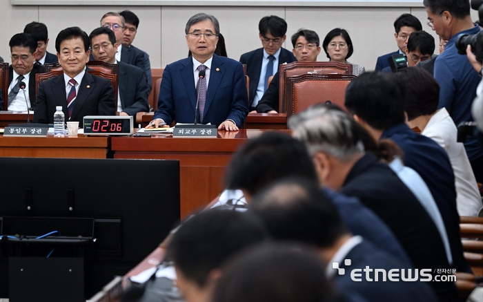 [포토] 미국 출국전 현안질의 참석한 조현 장관