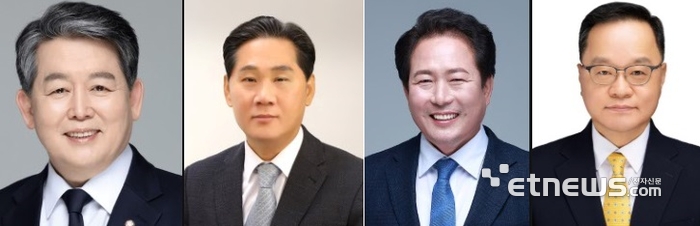 왼쪽부터) 김경협 재외동포청장, 깅용석 대도시권광역교통위원회 위원장, 임채원 국가공무원인재개발원장, 정구창 여가부 차관,