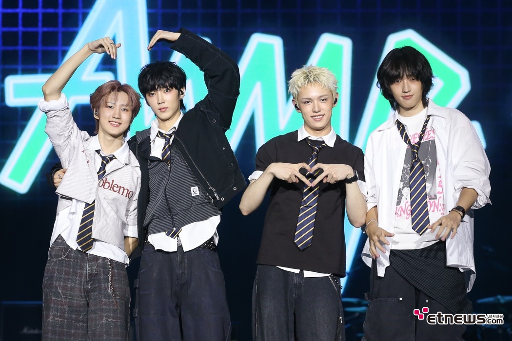 [ET포토] 에이엠피, '데뷔해서 행복해요'