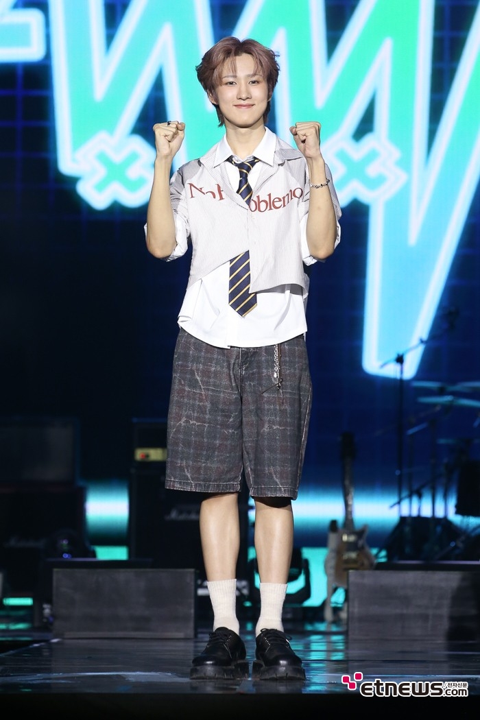 [ET포토] 에이엠피 주환, '반바지가 귀여운 나이'