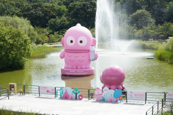 롯데칠성음료, 산리오 캐릭터와 호수 정화 캠페인 진행