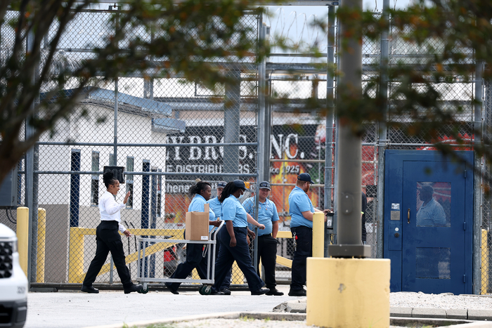 9일(현지시간) 미국 당국의 이민단속으로 체포된 현대차-LG엔솔 배터리공장 건설 현장 직원들이 수감돼 있는 조지아주 포크스턴의 이민세관단속국(ICE) 구금시설 모습. 연합뉴스