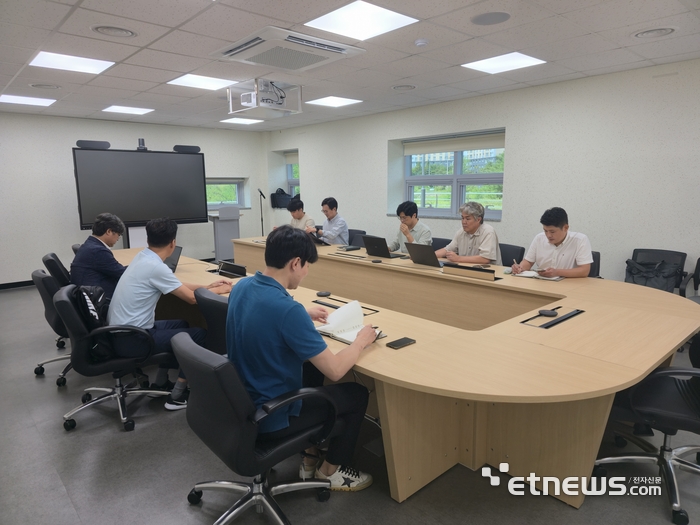 DMI와 KETI가 11일 정밀가공종합기술원센터에서 협력모델에 대한 사전 실무협의를 진행했다.