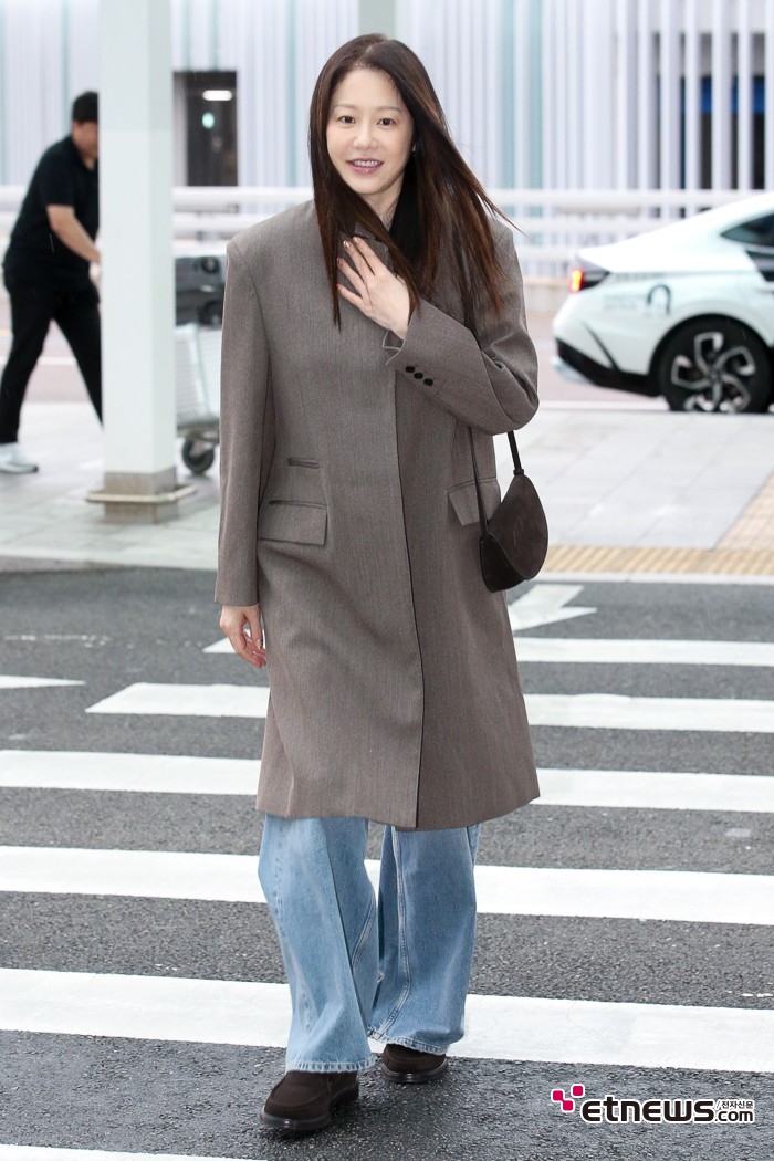 [ET포토] 고현정, '계절 착시를 부르는 코트 패션'