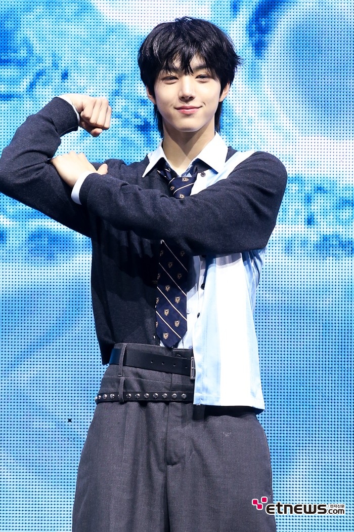 [ET포토] 아이딧 백준혁, '힘자랑 포즈'