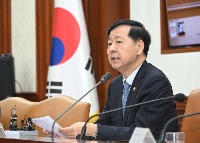 구윤철 부총리가 15일 정부서울청사에서 경제관계장관회의를 주재하고 '추석 민생안정대책'을 발표했다. [기재부 제공]