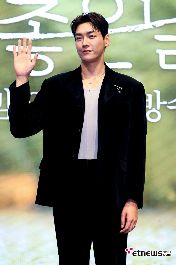 [ET포토] 김영광, '낮과 밤이 다른 남자'