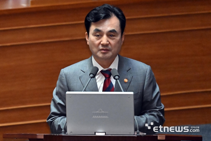 [포토] 답변하는 안규백 국방장관