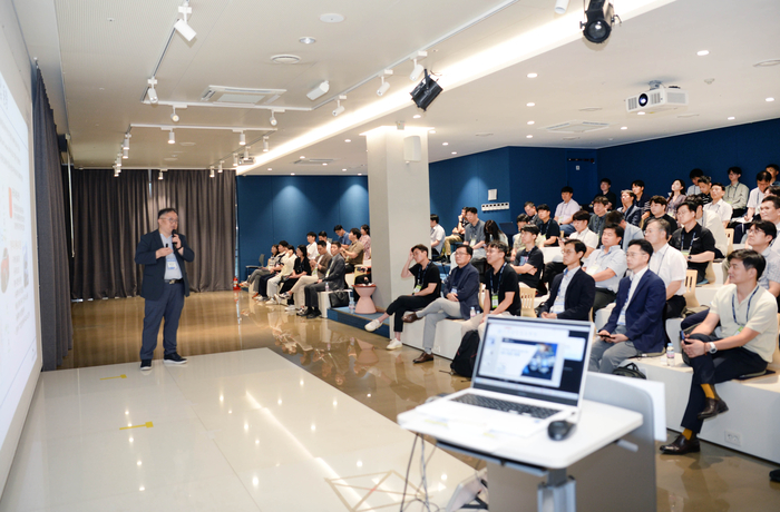 “韓, AI 활용 자율주행 기술 확보해야”…'룰 베이스'는 한계