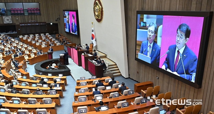 [포토] 美 조지아 구금 사태 답변하는 조현 외교부 장관