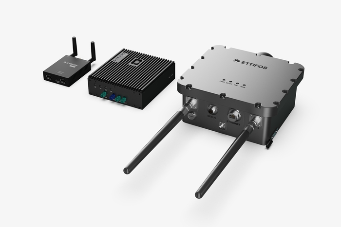 좌측부터 에티포스의 AVD(Aftermarket V2X Device), OBU(Onboard Unit), RSU(Roadside Unit). (사진=에티포스)