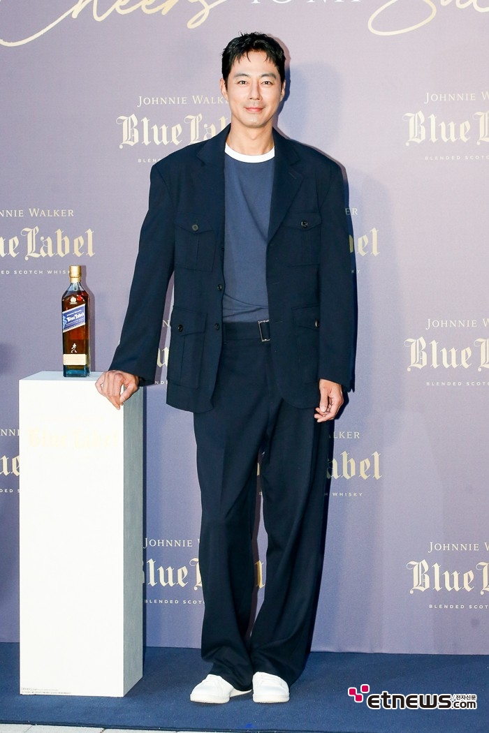 [ET포토] 조인성, '완벽한 가을 무드'