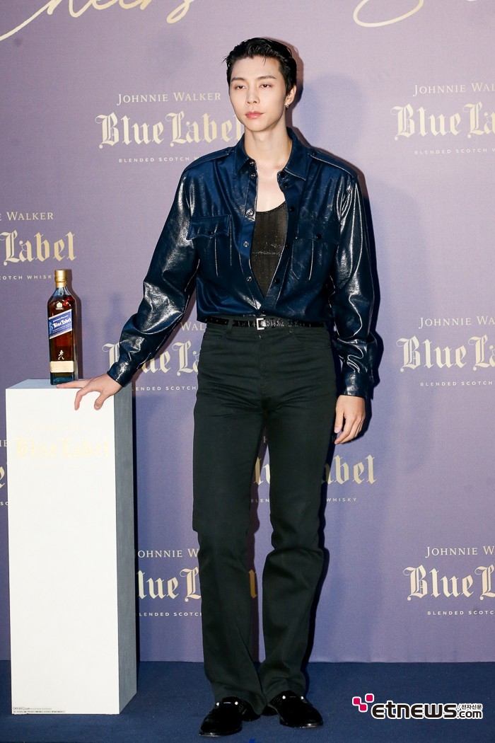 [ET포토] NCT 쟈니, '셔츠 단추 다 오픈하고'