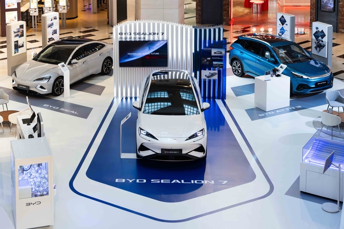 BYD코리아가 19일부터 28일까지 여의도 IFC몰에서 BYD 테크 라운지 팝업을 운영한다.