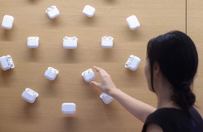 [포토] 에어팟 프로, 새로운 디자인으로 선보여요