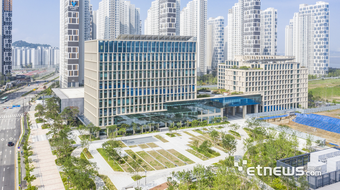 서울대병원 배곧캠퍼스 교육협력동 전경.