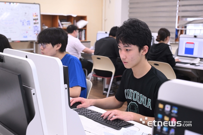 [포토] 제19회 아이탑 경진대회 문제 푸는 응시자들