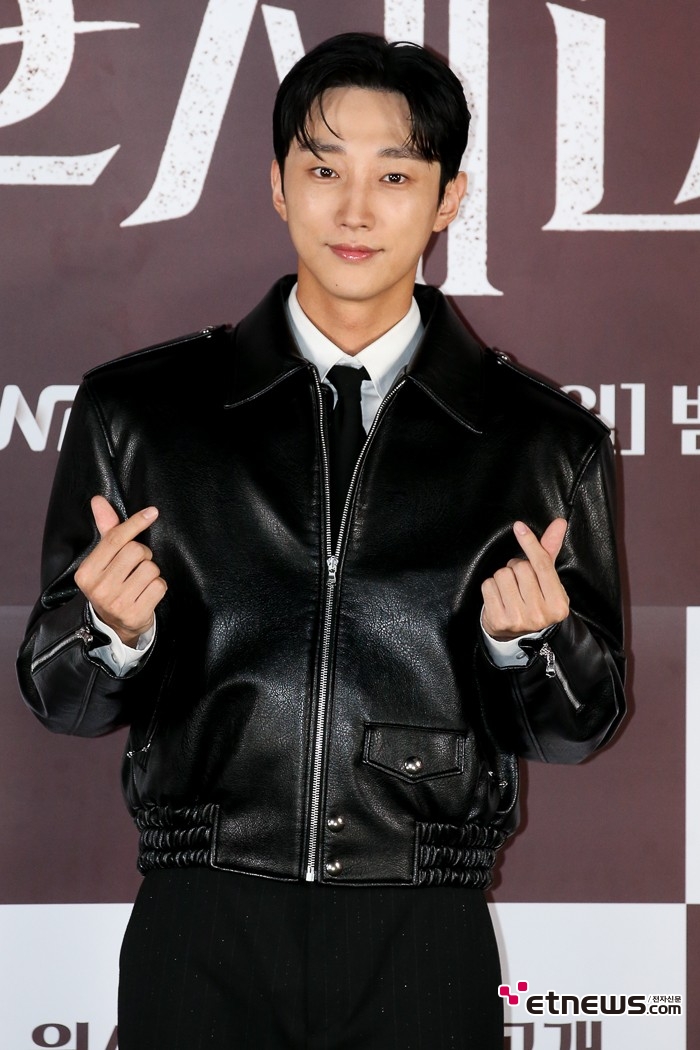 [ET포토] 진영, '선명한 비주얼 미남'