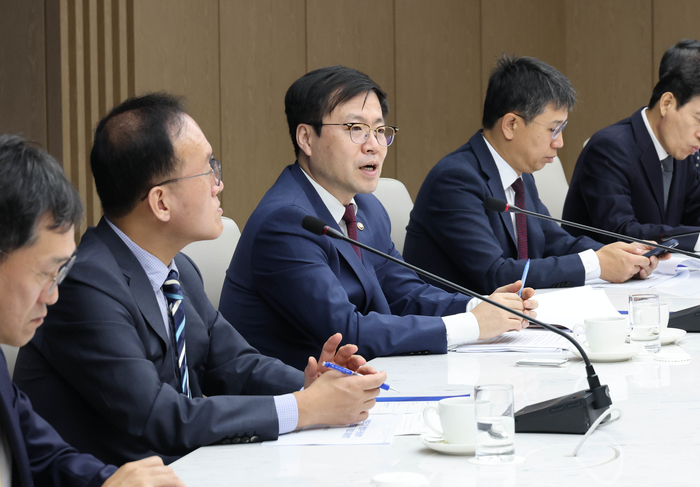 여한구 산업통상자원부 통상교섭본부장이 22일 상의회관에서 개최한 '대한상의 국제통상위원회'에서 기조연설을 하고 있다.