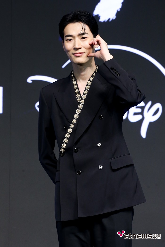 [ET포토] 박서함, '전역후 탁류로 컴백'