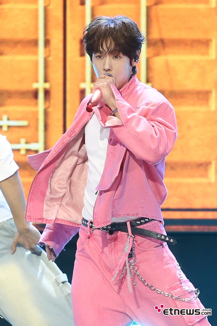 [ET포토] 윤서빈, '남자는 핑크'