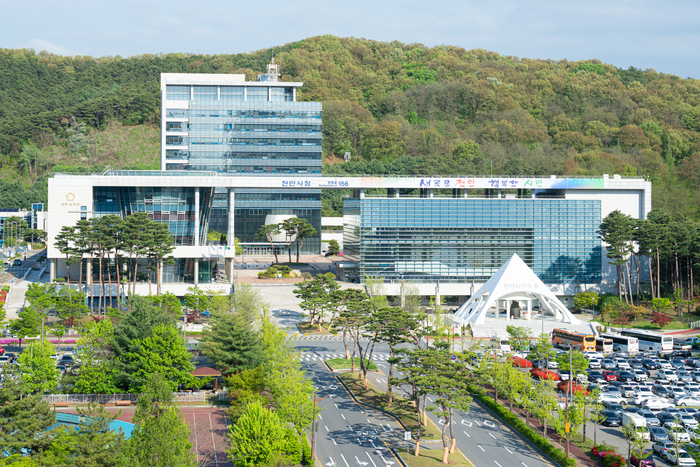 천안시, 미래 성장동력 AI 산업 육성 본격 시동…'중부권 대표 AI 도시' 도약