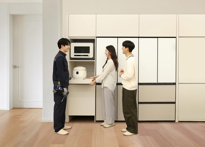 삼성전자가 23일부터 가구장 리폼부터 제품 설치, 사후 관리까지 원스톱으로 제공하는 '가전 가구장 리폼 서비스'를 시작했다.