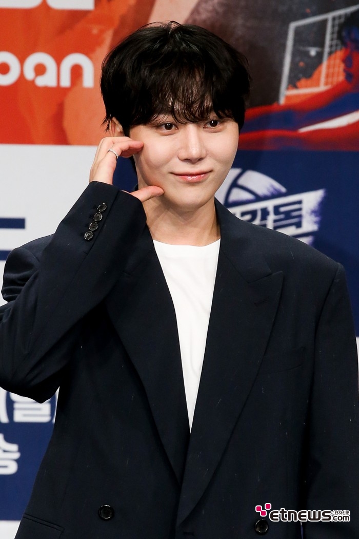 [ET포토] 세븐틴 승관, '배구팀 매니저로 변신'