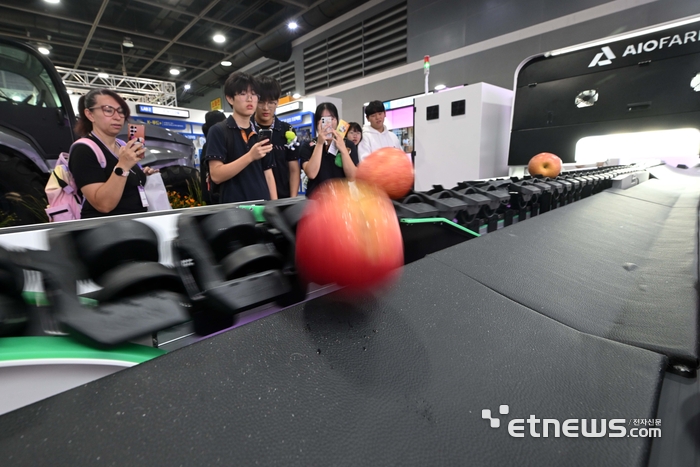 [포토] 농작물 선별하는 AI솔루션