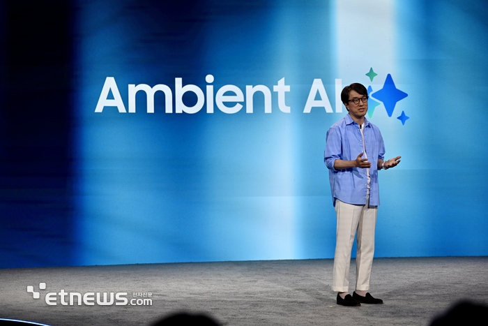 최원준 삼성전자 모바일경험(MX)사업부 최고운영책임자(COO) 사장이 24일(현지시간) 미국 하와이주 마우이에서 열린 '스냅드래곤 서밋 2025'에서 발표하고 있다. (사진=공동취재기자단)