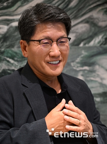 임경수 아이디어허브 대표가 아이디어허브 포트폴리오에 대해 설명하고 있다. 김민수기자 mskim@etnews.com