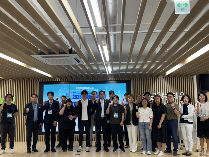 전남창조경제혁신센터 '2025 국제농업박람회 해외 바이어 수출상담회' 사전 모의 컨설팅 참가자들.