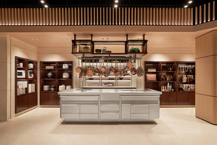 신세계까사는 하이엔드 커스텀 주방가구 브랜드 '쿠치넬라'를 공식 론칭했다.