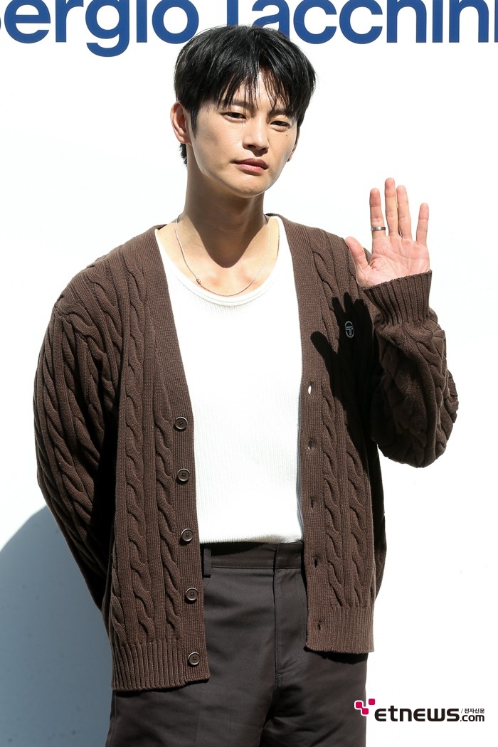 [ET포토] 서인국, '강한 햇살 맞으며'