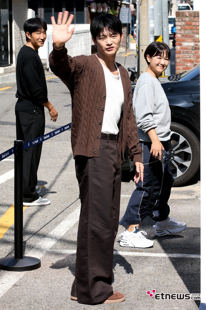 [ET포토] 서인국, '기분좋은 금요일'