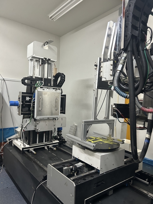 대형 디텍터를 탑재한 국내 최고 수준의 배터리 모듈 전용 검사 장비 (MAX 450kV 고출력 엑스선발생장치와 Focal Spot 1마이크로미터의 고해상도 엑스선발생장치)