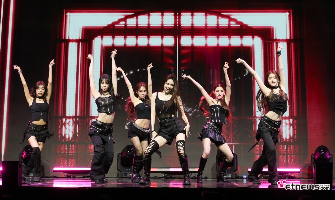 [ET포토] 이즈나, '강렬한 모습으로 변신'