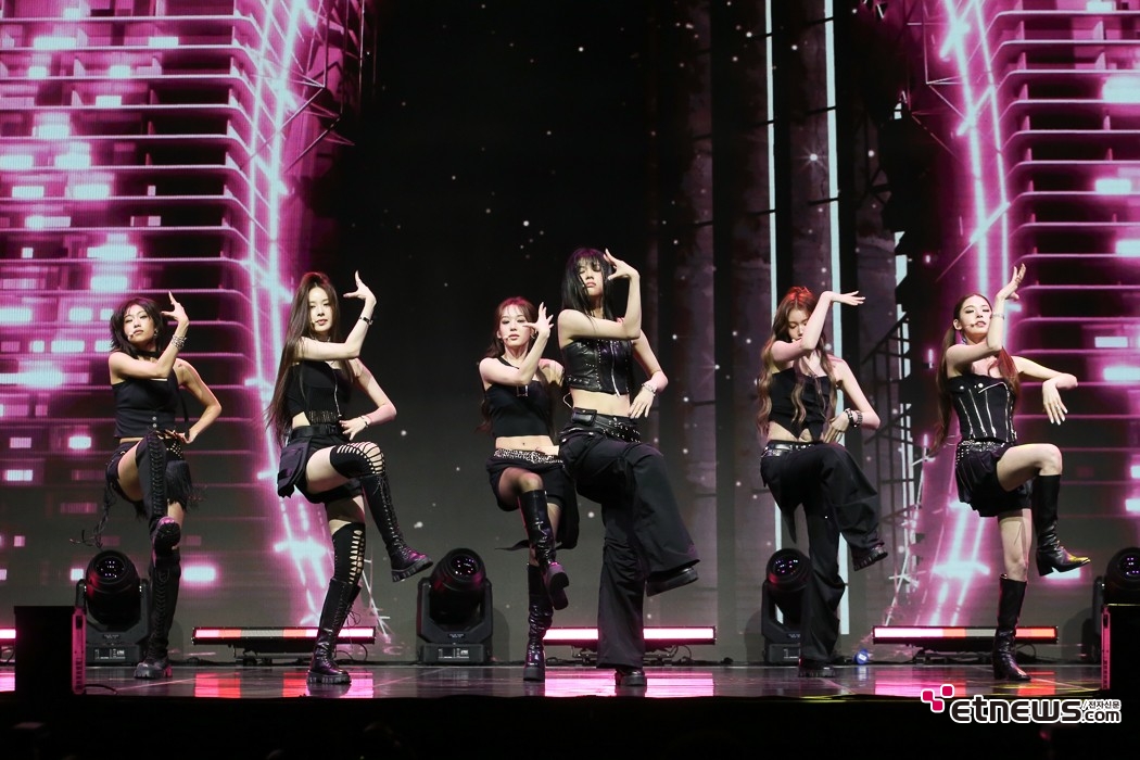 [ET포토] 이즈나, '안정적인 군무'