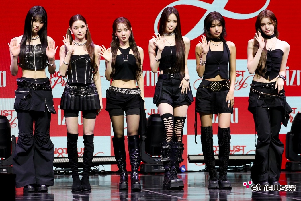 [ET포토] 이즈나, '데뷔 10개월만에 파격 변신'