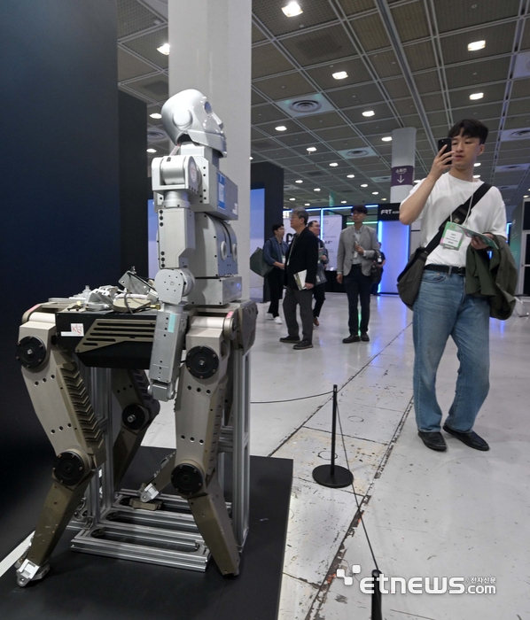 [포토] 휴머노이드의 시초 '센토'