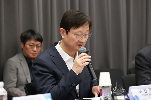 이찬진 금융감독원장이 30일 오후 서울시 서초구 강남대로 드림플러스 강남에서 열린 가상자산사업자 CEO 간담회에서 모두 발언을 하고 있다. (사진=금융감독원)